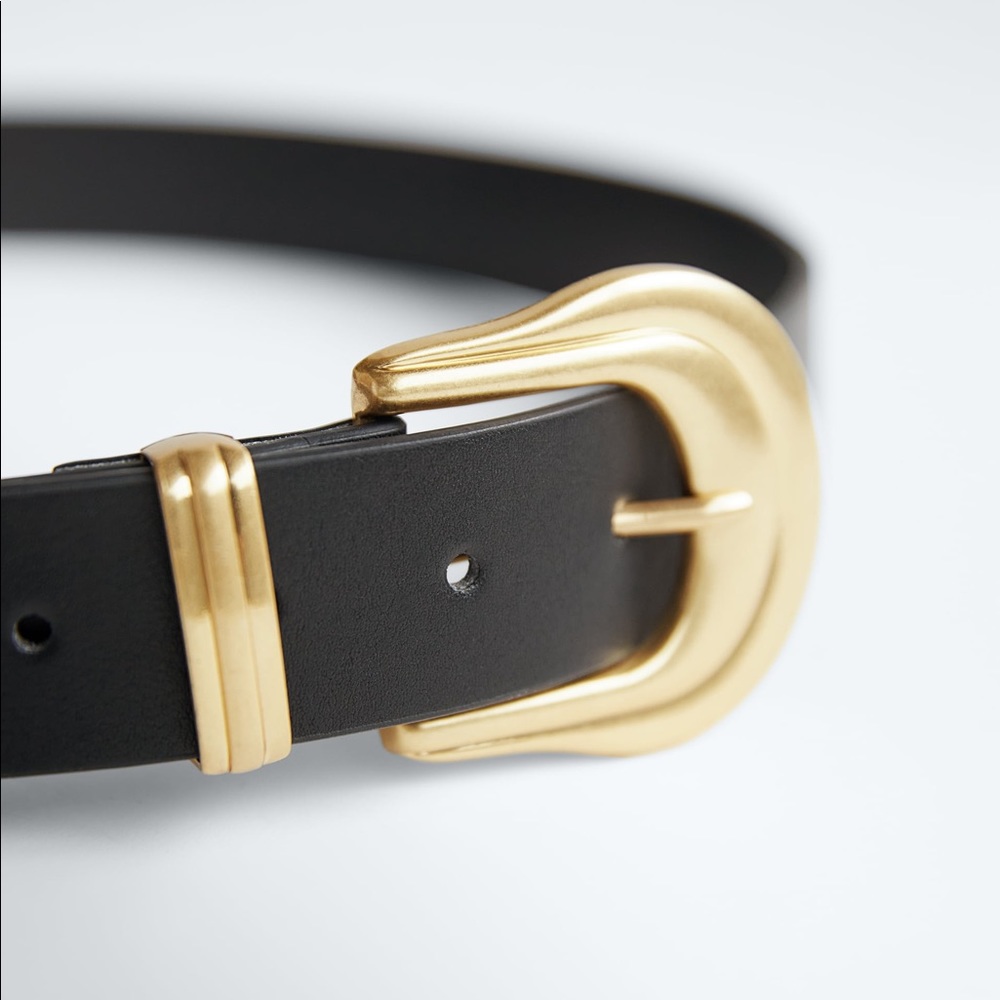 Zara belt with raised buckle black (S/M) (US 30) Never worn